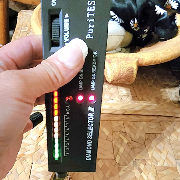 Cameo Stamp 750 Pendant 18k Saudi Solid Gold - Picture 9 of 9